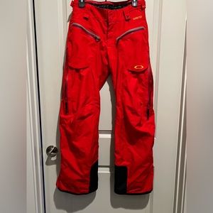 New… never been worn Red Men S Oakley Gore- Tex Ski/ Snowboarding Pants